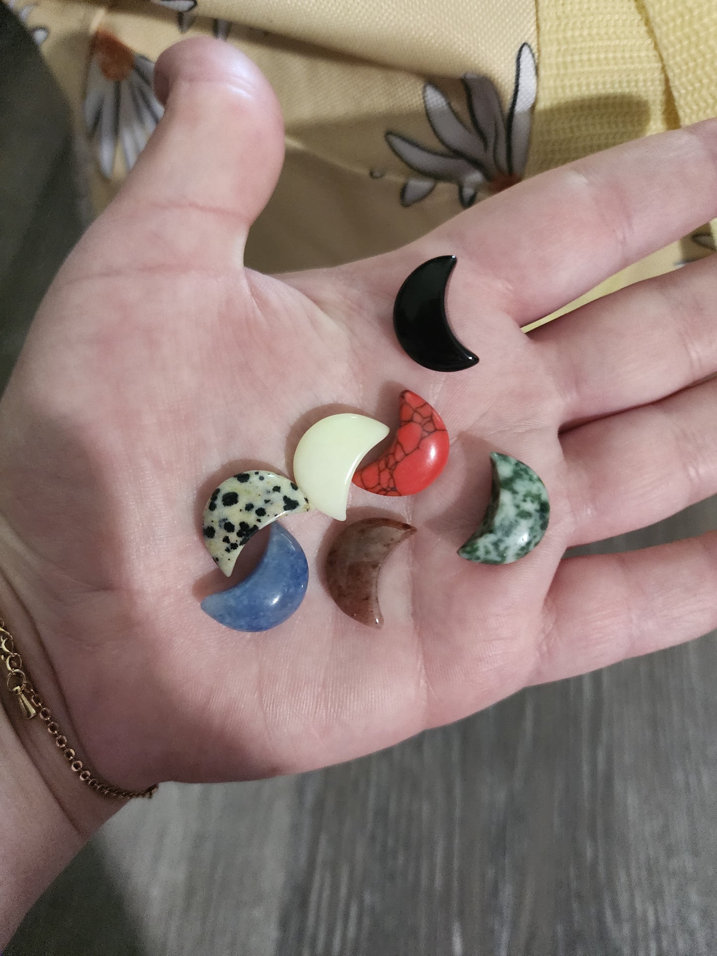 Mini crystal moon carving