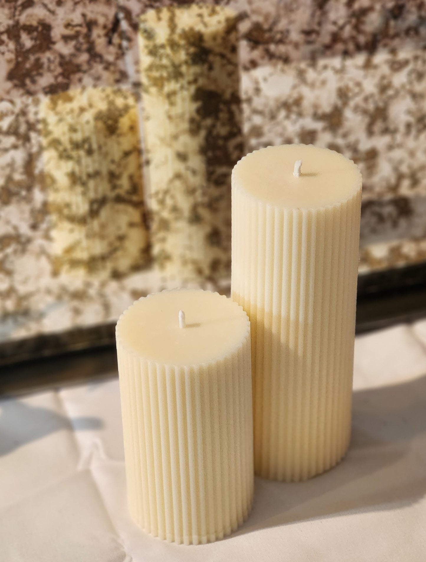 Set of 2 Ribbed pillar candles