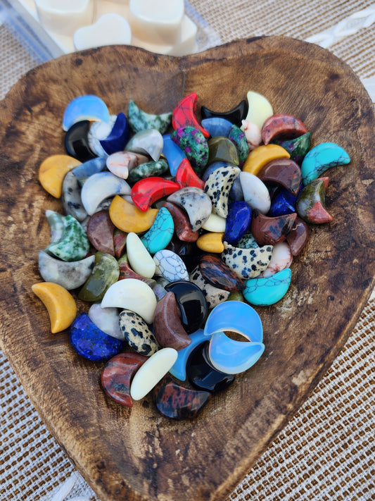 Mini crystal moon carving